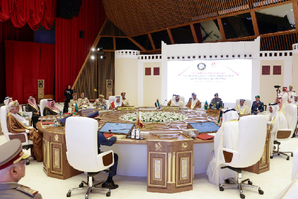 UAE Delegation Led by Hamdan bin Mohammed in Doha