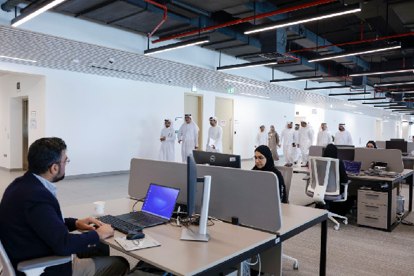 Maktoum Reviews Dubai Public Prosecution Operations