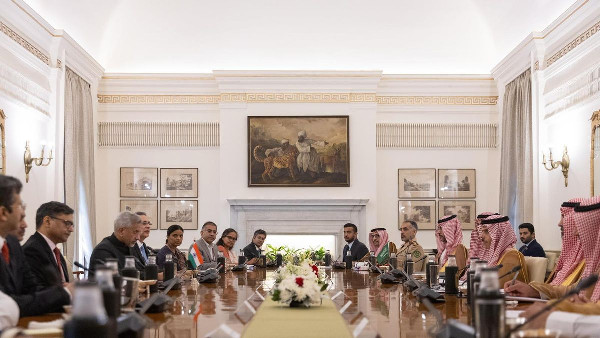 Saudi and Indian Ministers Discuss Cooperation Saudi and Indian Ministers Discuss Cooperation