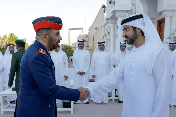 Hamdan bin Mohammed Meets Local Leaders in Dubai
