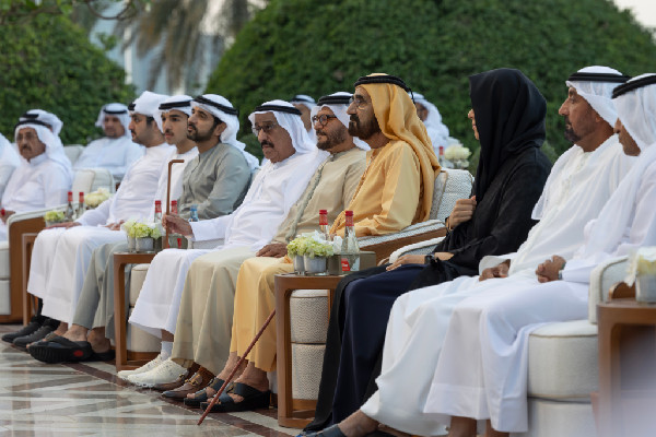 Mohammed bin Rashid Meets with Dignitaries in Dubai