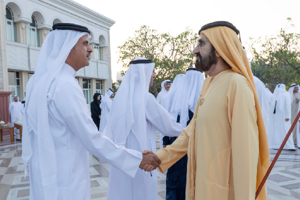 Mohammed bin Rashid Meets with Dignitaries in Dubai
