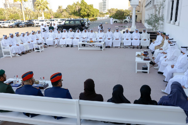 Hamdan bin Mohammed Meets Key Officials in Dubai