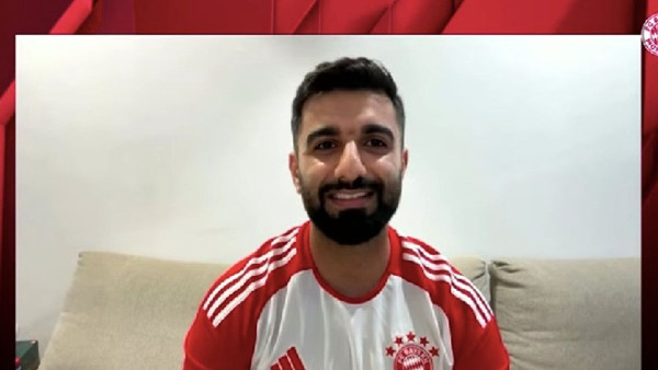 Bayern Munich Celebrates Fan Manav Chhabra Bayern Munich Celebrates Fan Manav Chhabra