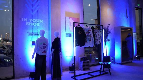 Samsung Launches Flipside Fashion Collection Samsung Launches Flipside Fashion Collection