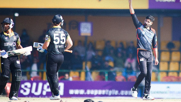 Sohail Tanvir Claims Historic 5-Wicket Haul Sohail Tanvir Claims Historic 5-Wicket Haul
