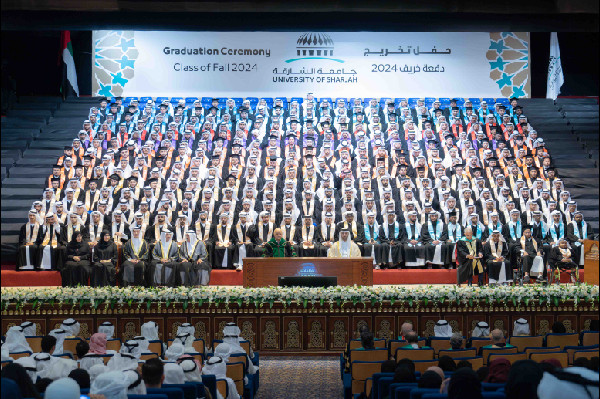 Sultan bin Ahmed Al Qasimi Attends Graduation Ceremony