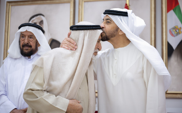 Hamdan bin Zayed Engages with Citizens and Festival Committee