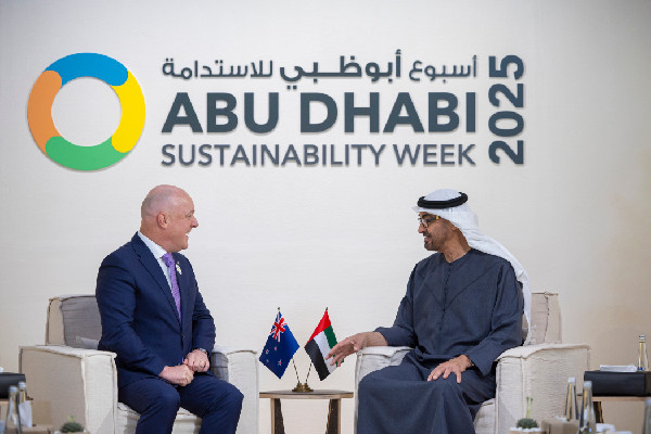 UAE President Meets Leaders at Sustainability Week