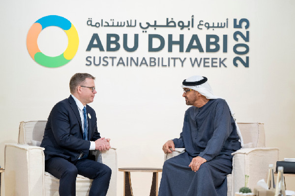 UAE President Meets Leaders at Sustainability Week