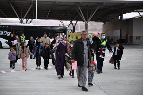UAE Evacuates 127 Patients from Gaza UAE Evacuates 127 Patients from Gaza