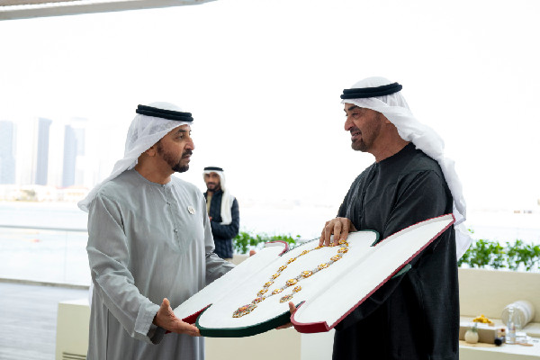 UAE President Awards Sheikh Hamdan bin Zayed