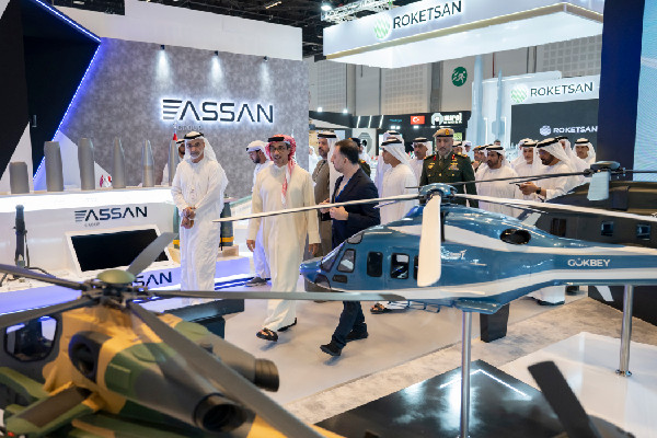 Mansour bin Zayed Visits IDEX 2025