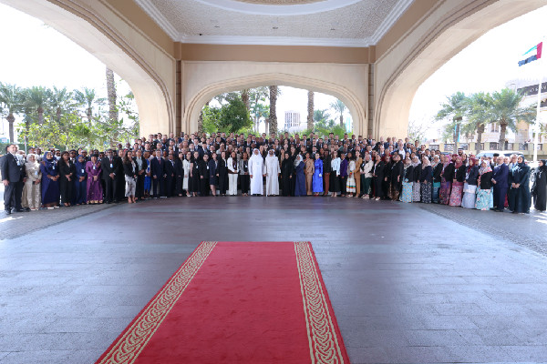 Mohammed bin Rashid Attends Leadership Graduation Ceremony