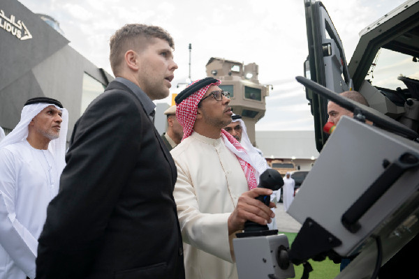 Mansour bin Zayed Visits IDEX 2025