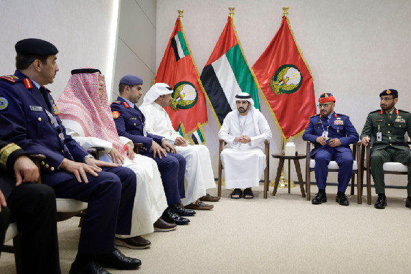 Hamdan bin Mohammed Meets Kuwaiti Minister