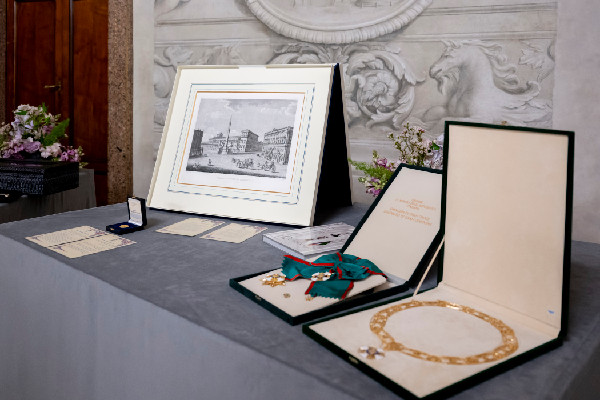 UAE and Italy Presidents Exchange Medals