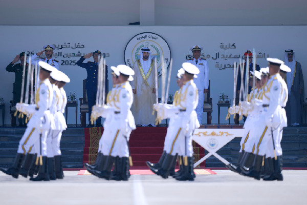 Hamdan bin Mohammed Attends Naval College Graduation