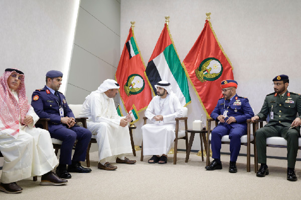 Hamdan bin Mohammed Meets Kuwaiti Minister