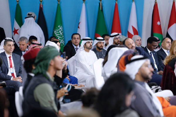 Sheikh Hamdan Attends Arab Youth Leaders Meeting