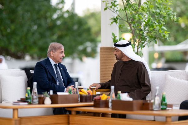 UAE and Pakistan Discuss Bilateral Cooperation