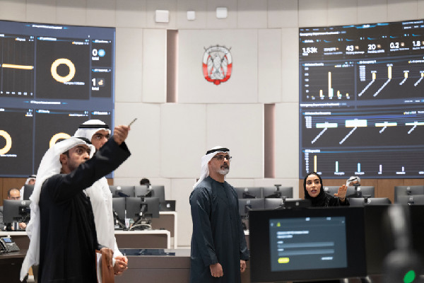 Khalid bin Mohammed Reviews Medical Operations Centre