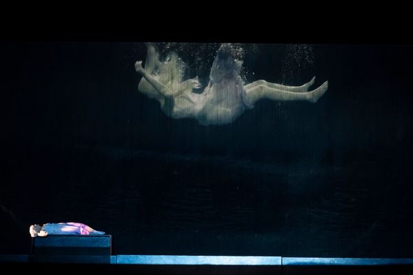 Abu Dhabi Crashes Paris    Opera Party And It   s About Time