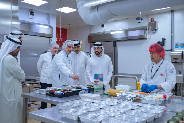Hamdan bin Mohammed Visits Emirates Flight Catering