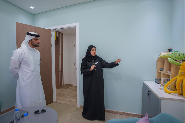 Sultan bin Ahmed Visits Kanaf Centre in Sharjah