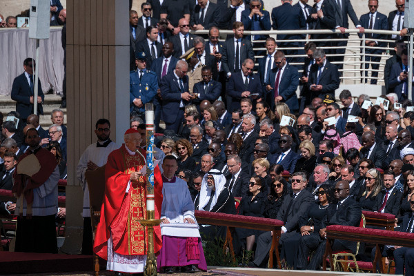 Abu Dhabi Crown Prince at Pope Francis' Funeral