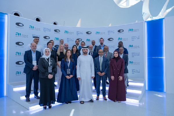 Hamdan bin Mohammed Meets Dubai AI Seal Recipients