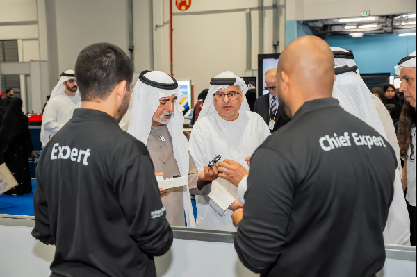 Nahyan bin Mubarak Visits Skills Competition