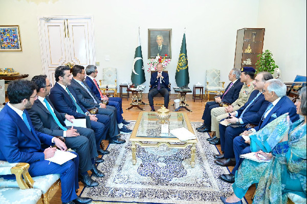 UAE and Pakistan Leaders Discuss Cooperation