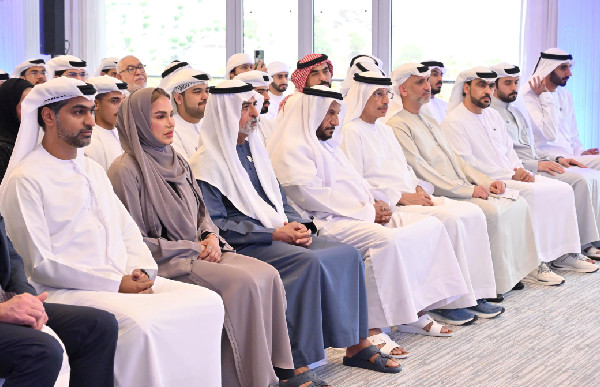 Emirati Students Honoured by Sheikh Nahyan