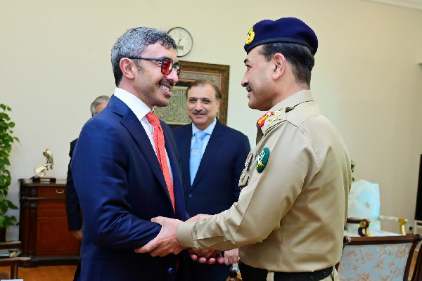UAE and Pakistan Leaders Discuss Cooperation