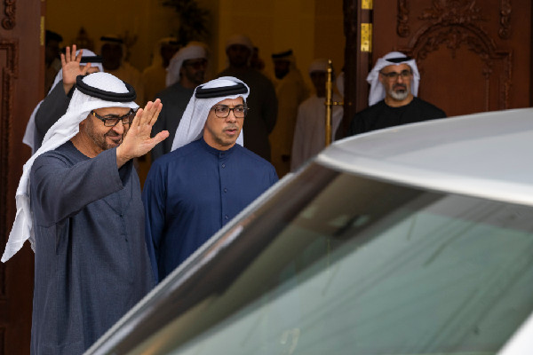 President Welcomes Sheikh Mohammed bin Rashid