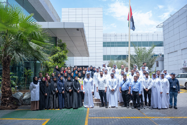Hamdan bin Mohammed Visits Emirates Flight Catering