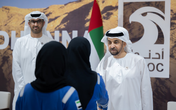 Hamdan bin Zayed Visits ADNOC in Jebel Dhanna