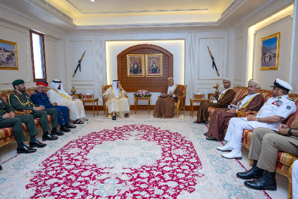 Hamdan bin Mohammed Meets Oman Defence Minister