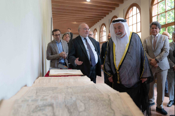 Sharjah Ruler Gifts Manuscript to University