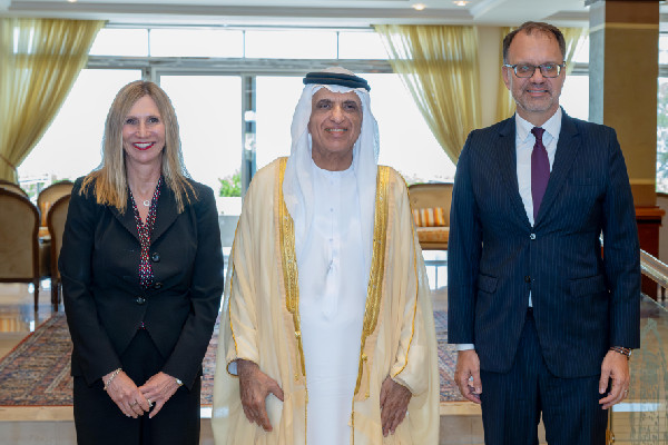 Saud bin Saqr Meets US Consul-General and CEO