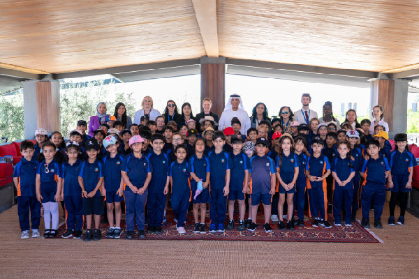 Sheikh Saud bin Saqr Meets Young Students