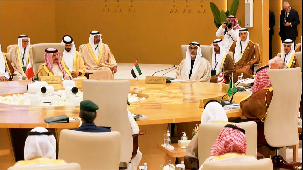 Crown Prince Leads UAE Delegation to Summit