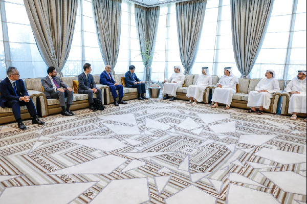 Maktoum bin Mohammed Meets Mizuho Financial Group