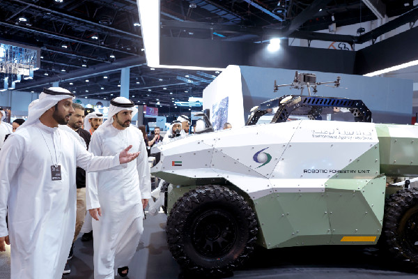 Hamdan bin Mohammed Visits Make in UAE Forum
