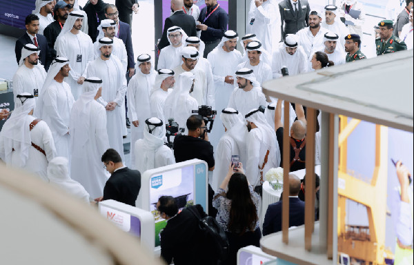 Hamdan bin Mohammed Visits Make in UAE Forum