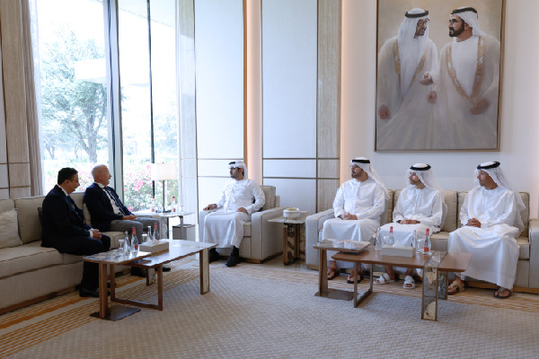 Maktoum bin Mohammed Meets Kuehne & Hugentobler Chairman