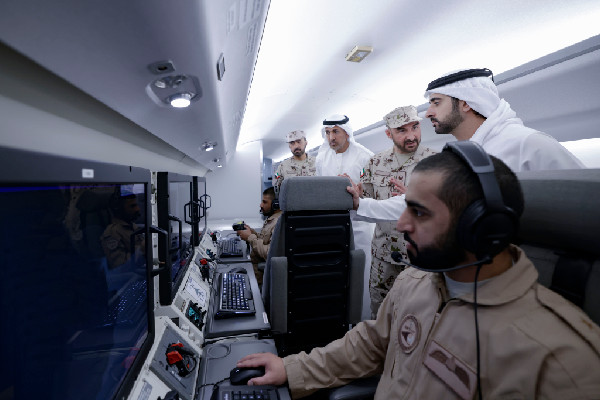 Hamdan bin Mohammed Visits Al Dhafra Air Base