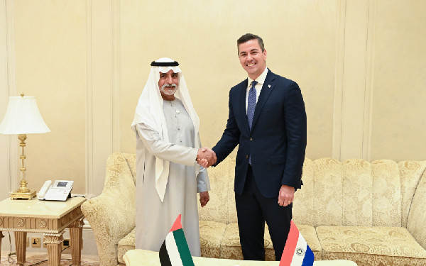 Paraguay President Meets Sheikh Nahyan in UAE