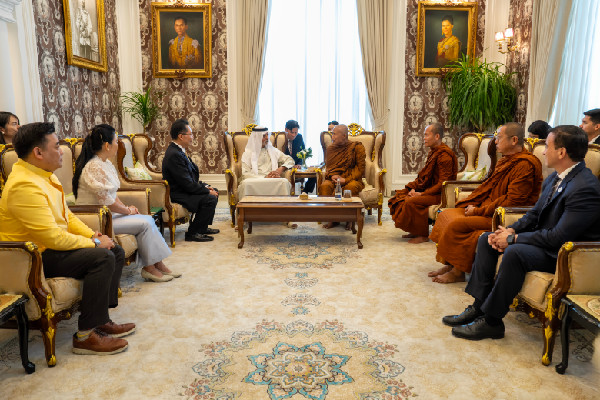 Nahayan bin Mubarak Meets Chief Monk in Abu Dhabi